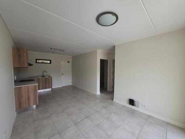 2 bed 2 bath third floor @ greenbay