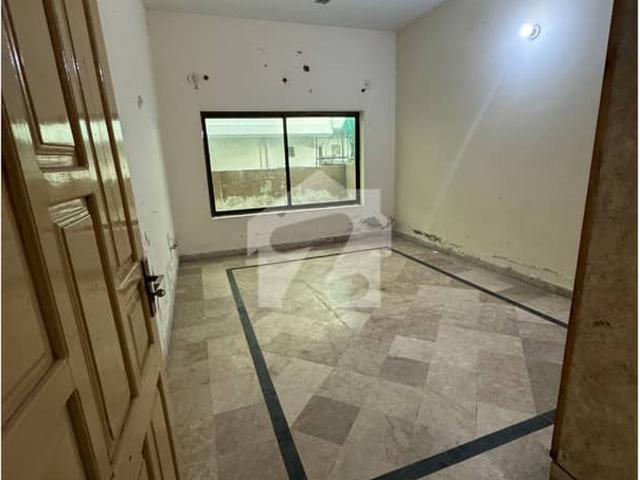 2 Bed 2 Bath TV Lounge Kitchen 2nd Floor Flat For Sale