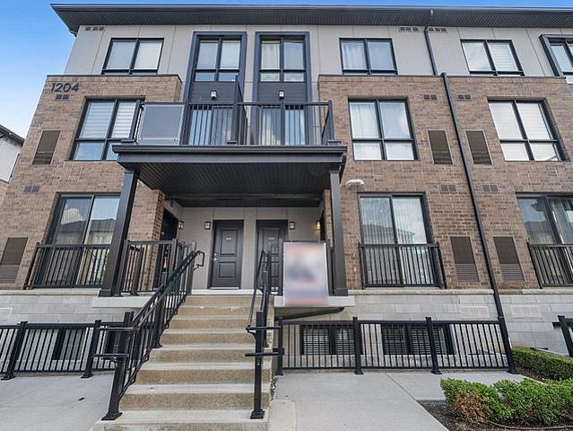 2 Bed + 3 Bath Townhouse