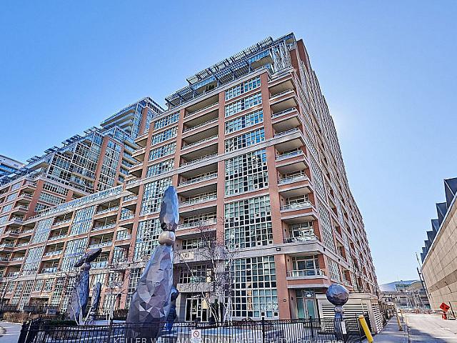2 Bed Toronto Must See!