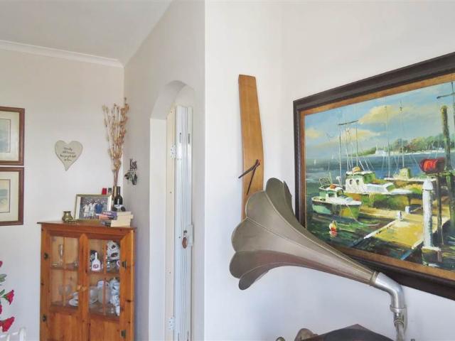 2 Bed Townhouse in Bredasdorp