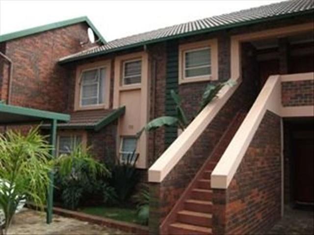 2 Bed Townhouse in Glen Marais