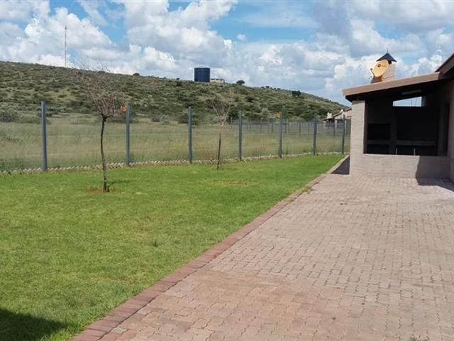 2 Bed Townhouse in Danielskuil