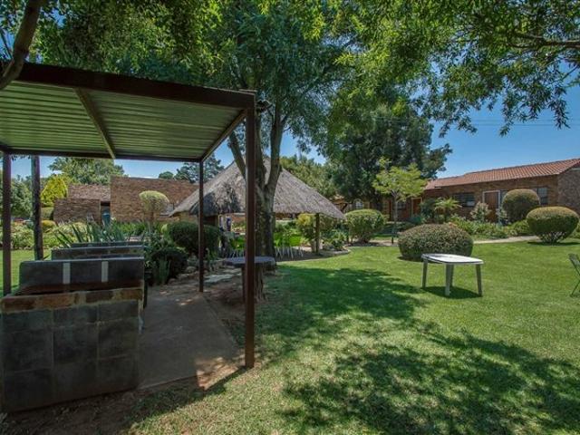2 Bed Townhouse in Ontdekkers Park