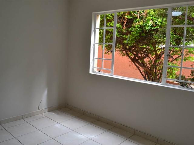 2 Bed Townhouse in Weltevreden Park
