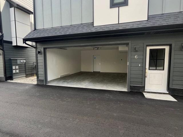 2 Bed Townhome + 2 Car Garage