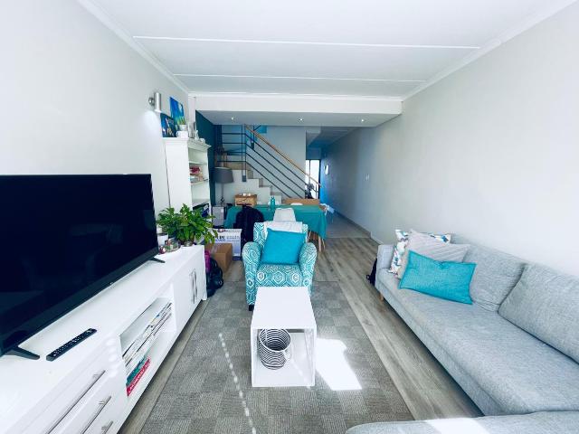 2 Bed Unfurnished Apartment for Rent in Atholl Gardens
