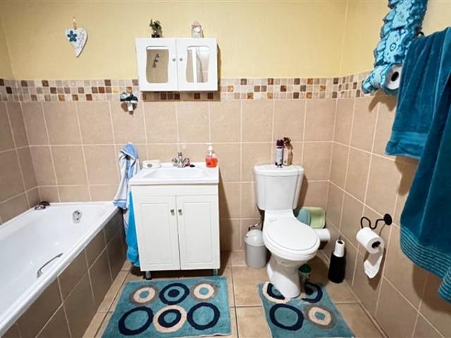 2 Bed Apartment in Monument