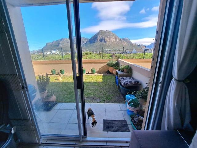 2 Bed Apartment in Muizenberg