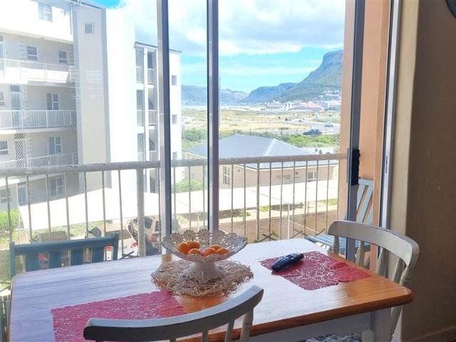 2 Bed Apartment in Muizenberg
