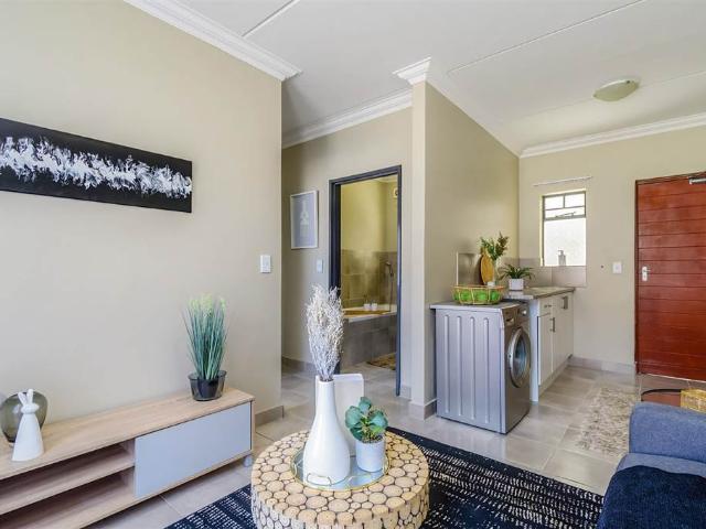 2 Bed Apartment in Scottsdene