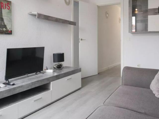 2 bed apartment with terrace in Madrid center for rent