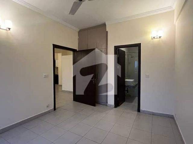 2 Bed Bahia Appt Park Facing Ground Floor Premium Location Near To Masjid Mart And Shopping Gallery Flat For Sale