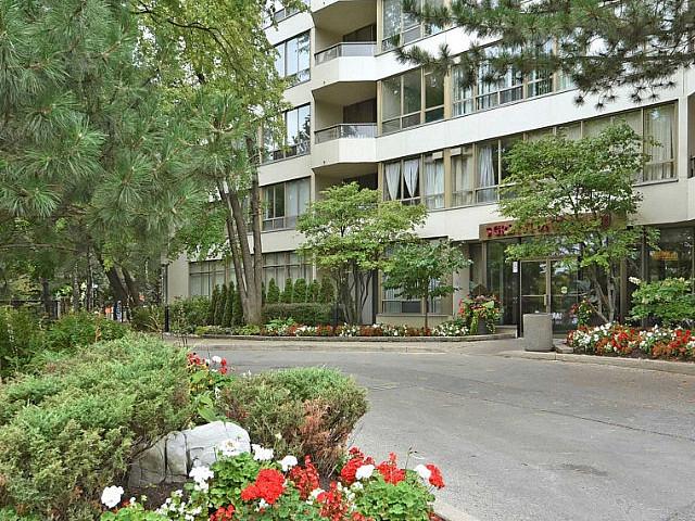 2 Bed Condo Apt In Greystone Walk Dr