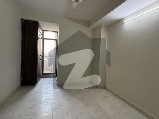 2 Bed Corner Appartment on 4th Floor Capital Square
