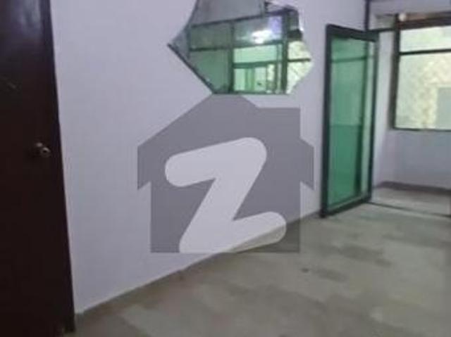 2 Bed DD Well Maintained Flat Available On Rent Dhoraji Colony
