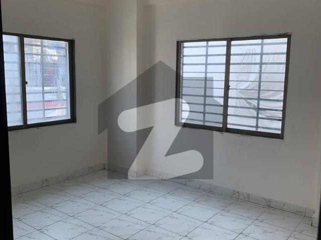 2 bed dd corner flat available for sale