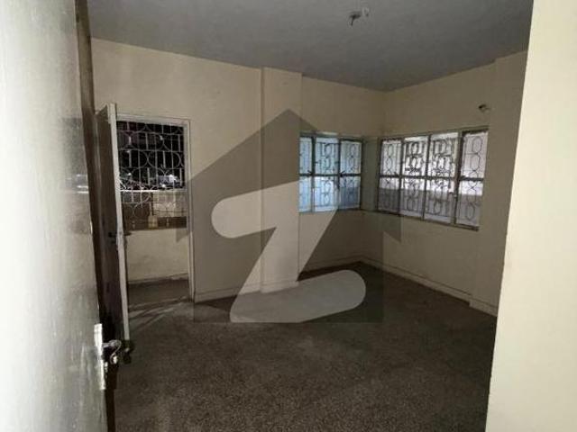 2 bed dd flat available for rent in gulshan e iqbal block 4