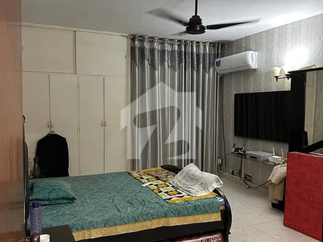2 bed dd kda leased bank loan applicable 3rd floor without lift boundary wall car parking west open 24 hours water gas electricity