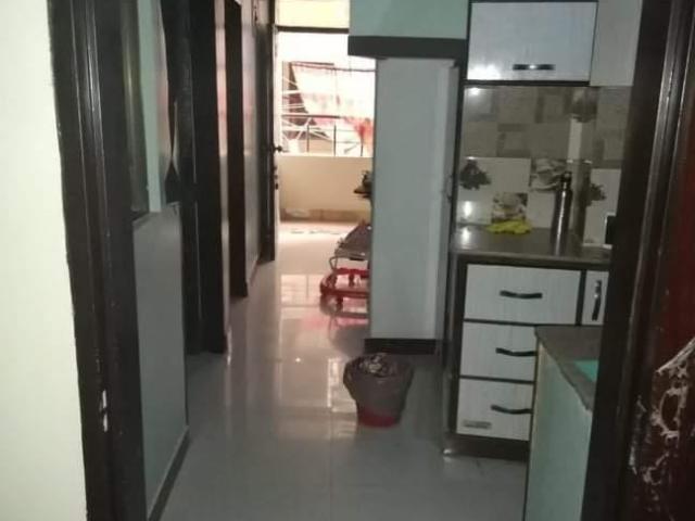 2 Bed dd on Sale 2nd Floor old but Maintain
