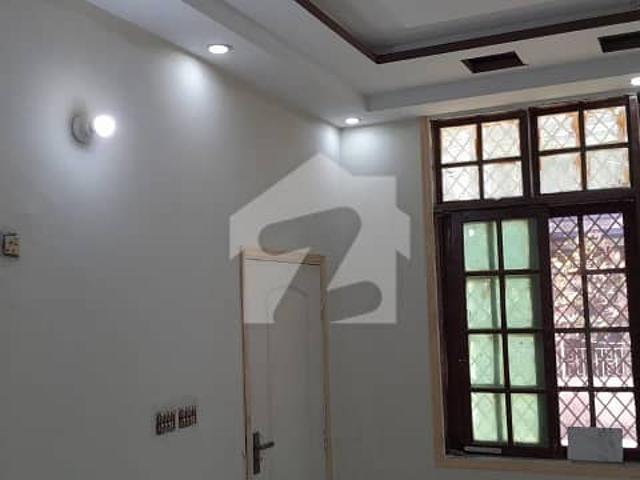 2 bed dd portion for sale in gulshan e iqbal block 13/d1