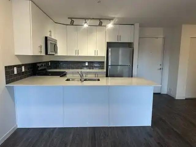 2 Bed + Den Condo for Rent | Pet Friendly | South Facing Garden View | $1600