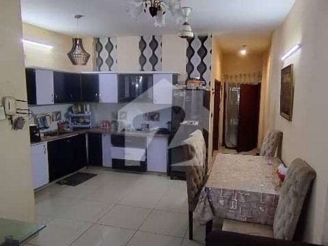 2 bed drawing/dining first floor flat for sale