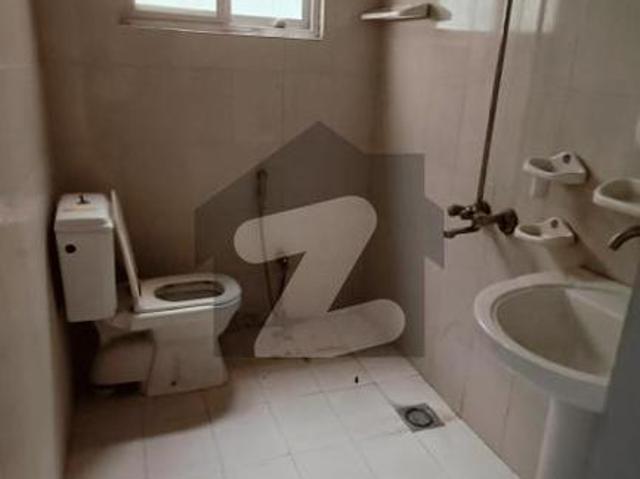 2 Bed flat, near Bahria int'l hospital for Rent Bahria Town Phase 8