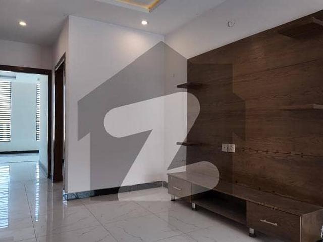 2 Bed Flat For Rent In Bahria Town Phase 7 Near Shaheen Chowk | 40,000