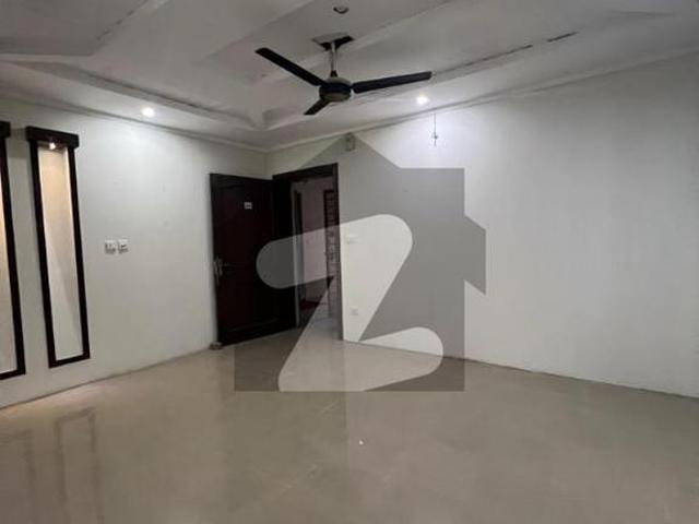 2 bed flat for rent in soan garden
