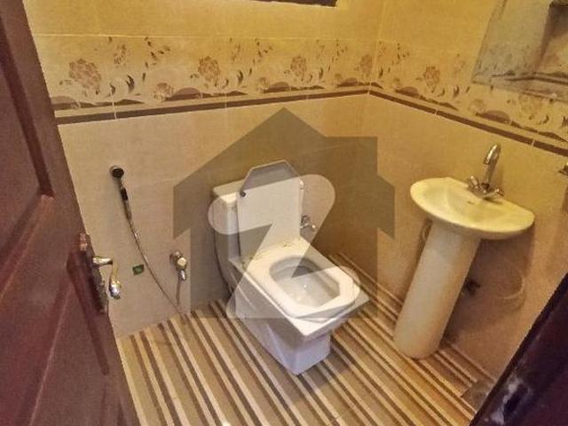 2 bed Flat for rent Johar Town