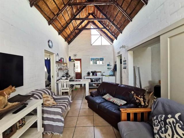 2 Bedroom Flat in Dwarskersbos