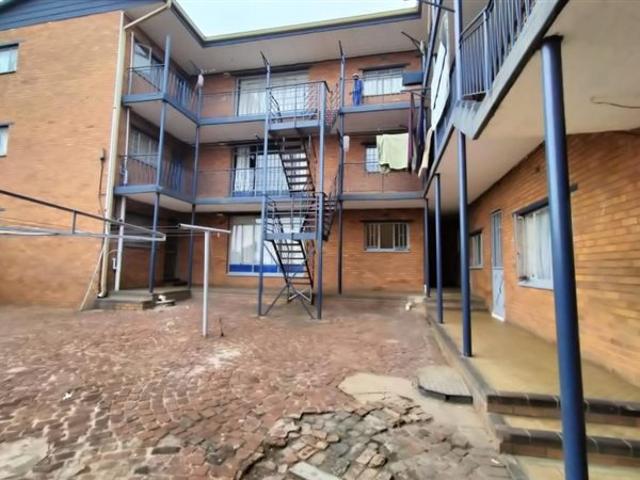 2 Bed Flat in Elsburg
