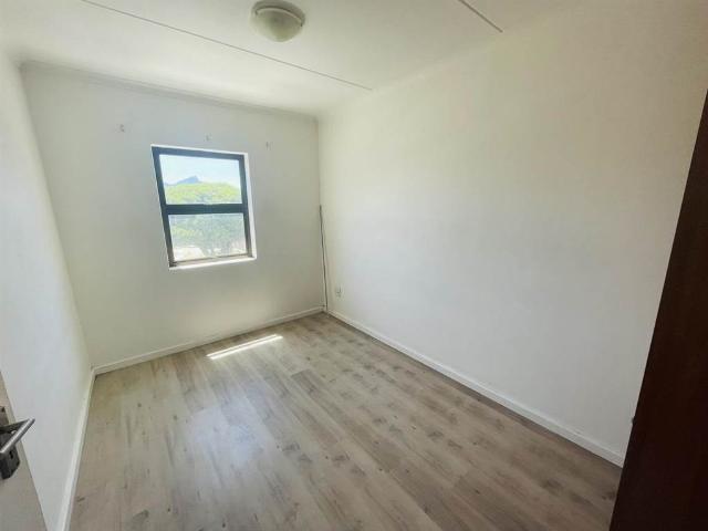 2 Bed Flat in Grassy Park