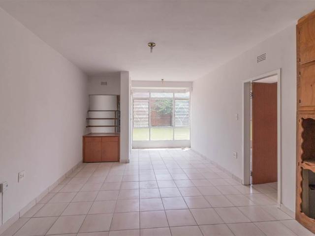 2 Bed Flat in Kempton Park Central