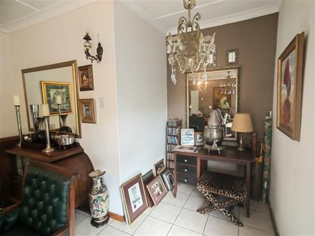 2 Bed Flat in Parys