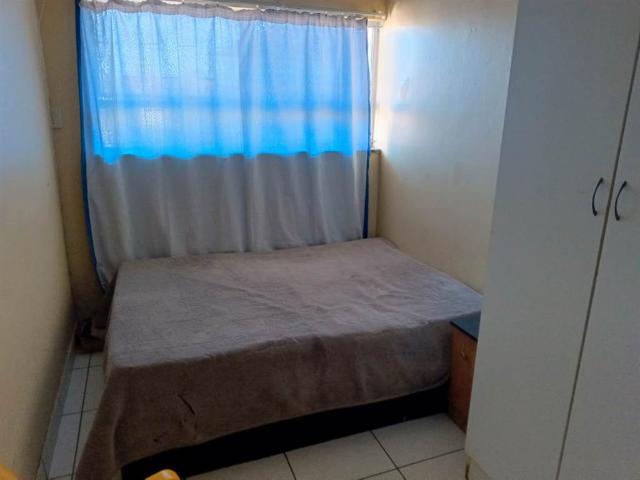 2 Bed Flat in Parys