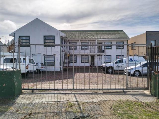 2 Bed Flat in Quigney