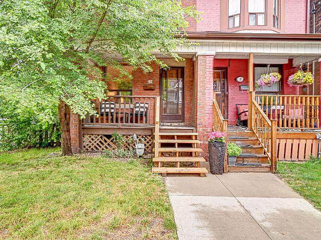 2 bed Home In Runnymede bloor West Village!