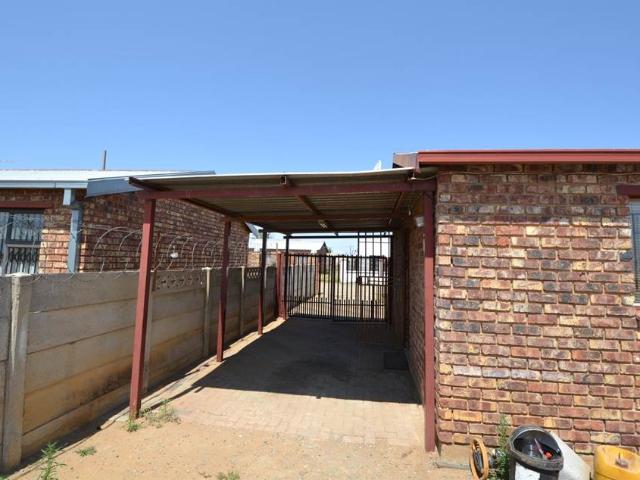2 Bed House in Thabong