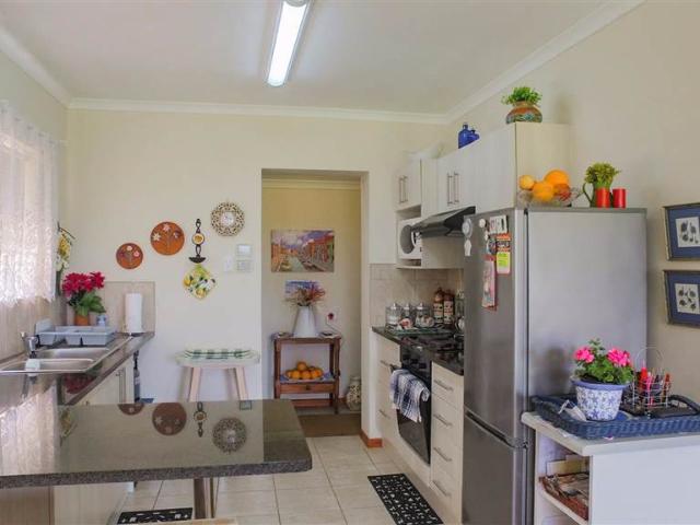2 Bed House in C Place