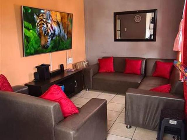 2 Bed House in Diazville