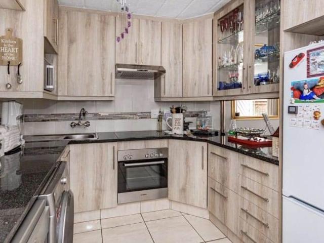 2 Bed House in Ravenswood