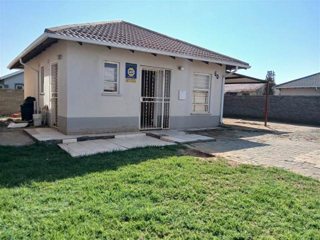 2 Bed House in Roodepan