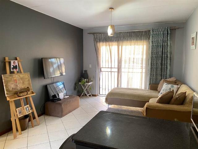2 Bed House in Roodepoort Central