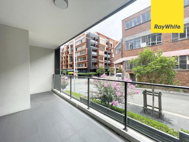 2 Bed + Huge Study on the prime location