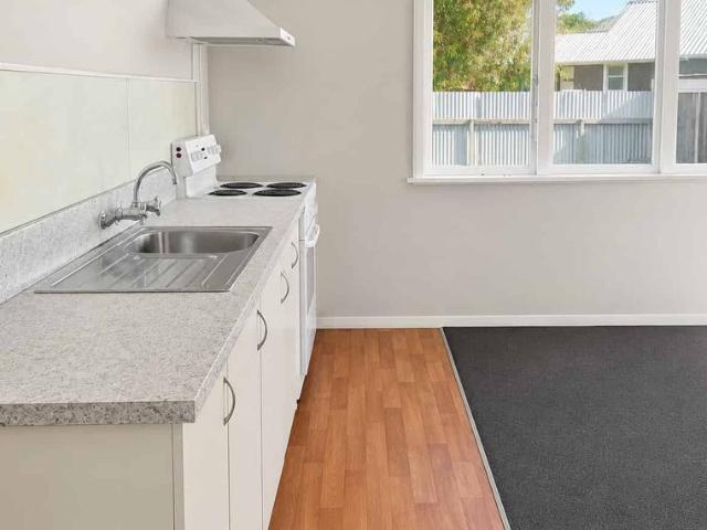 2 bed in Onekawa