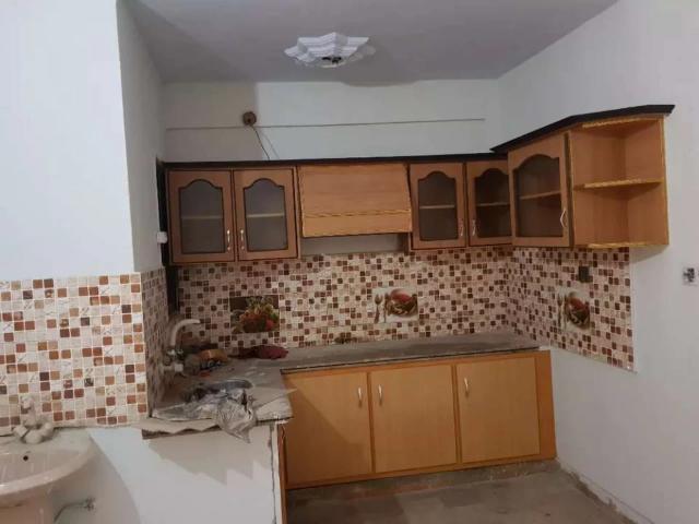 2 Bed + Launch Flat, 2nd Floor, West Open. Karachi Mehmoodabad ID 64502