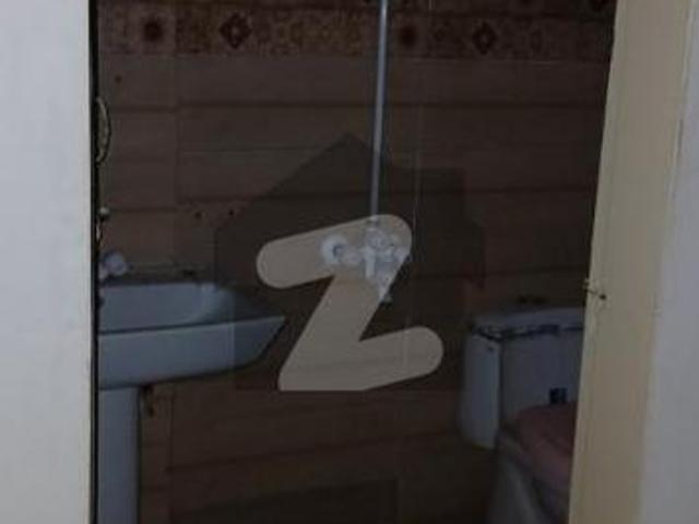 2 bed lounge available for rent Safoora Goth