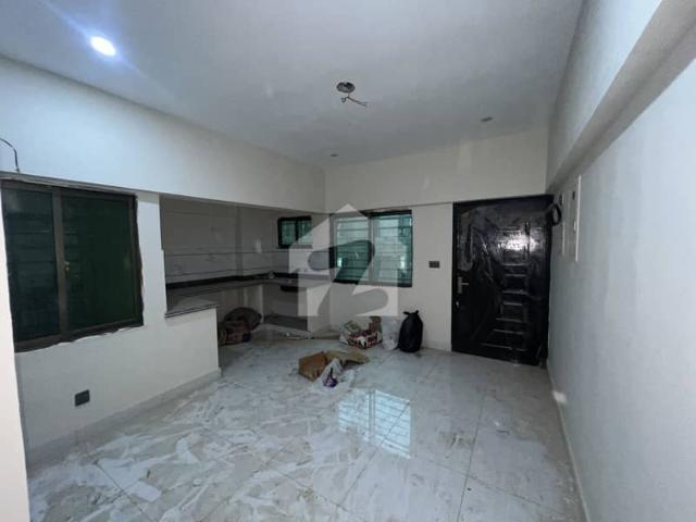 2 Bed Lounge For Rent